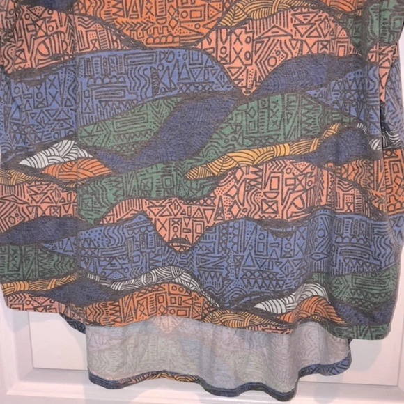 Lularoe Irma top size XLArge - Picture 4 of 8